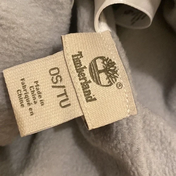 TIMBERLAND POM POM HAT . Very good condition - Picture 8 of 9